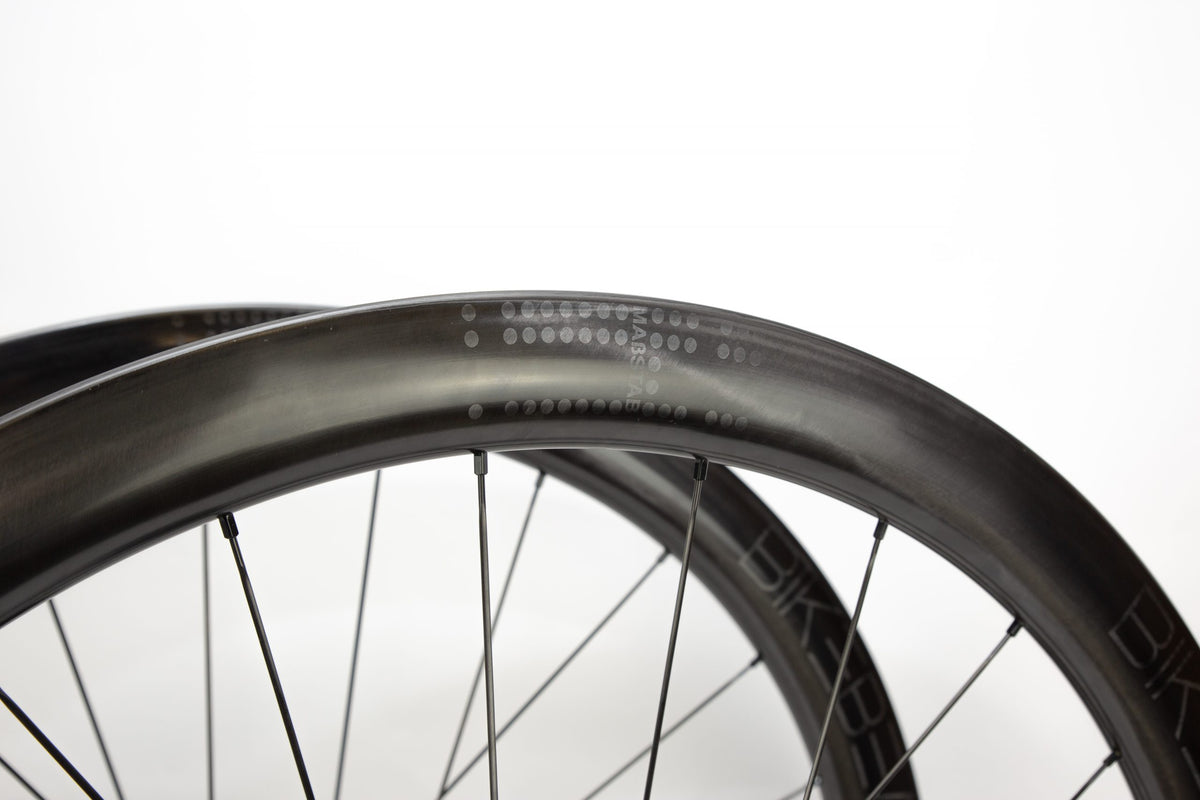 BIKEBEAT Maßstab EVO 45mm Carbon Laufrad-Satz