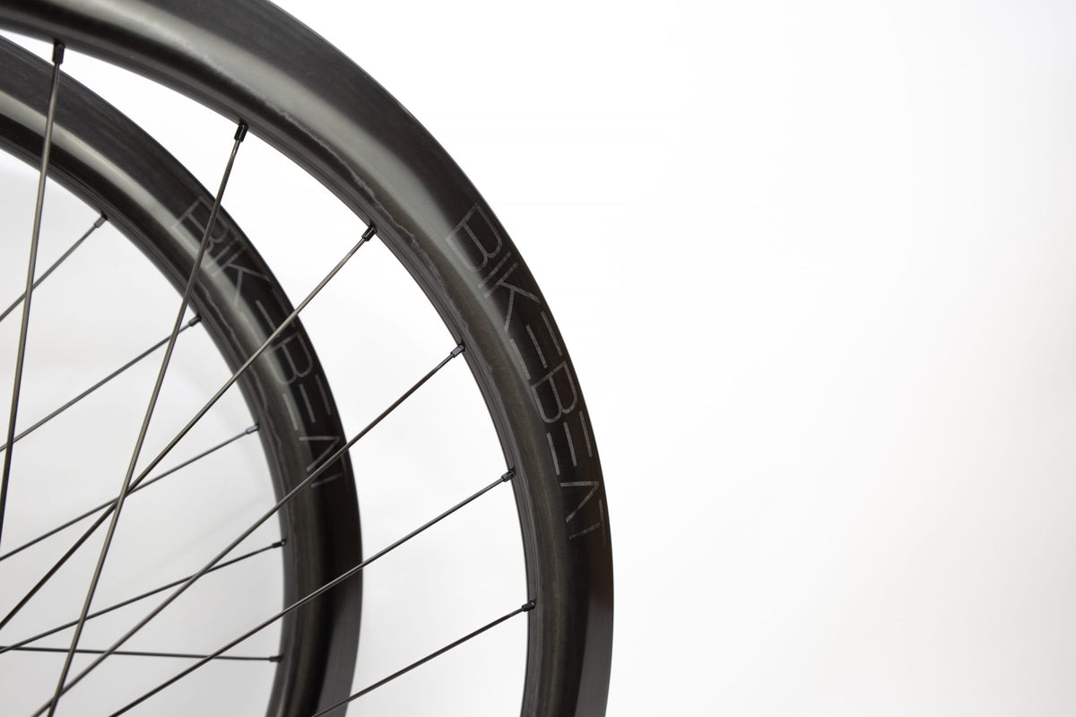 BIKEBEAT Maßstab EVO 45mm Carbon Laufrad-Satz