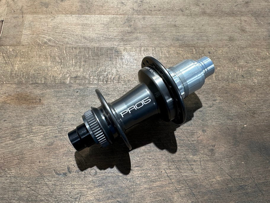 HOPE PRO5 rear hub, Centerlock, 12x142mm - Smoke