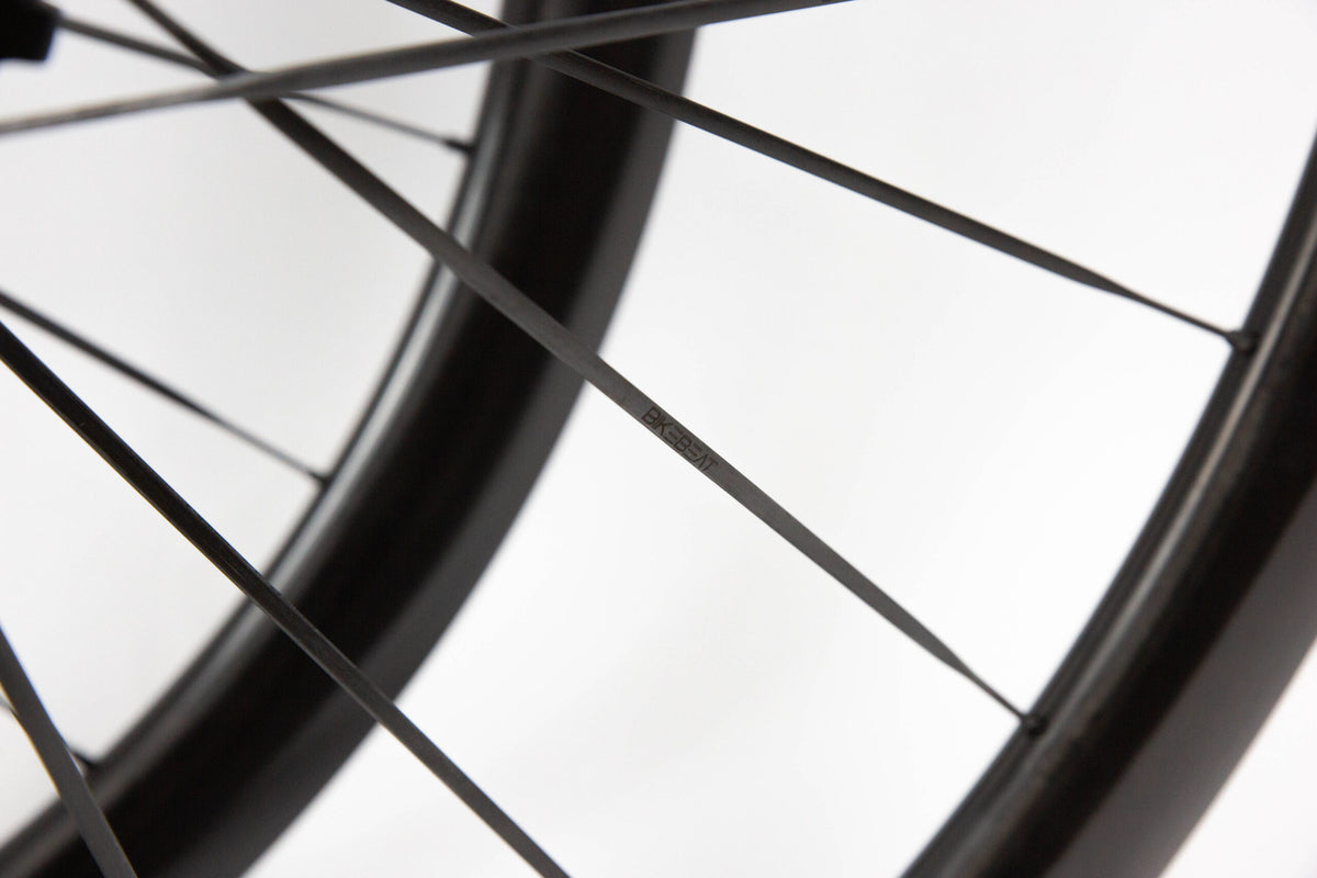 BIKEBEAT Maßstab EVO Hyperlight 45mm Carbon Laufrad-Satz - NUR 970 GRAMM