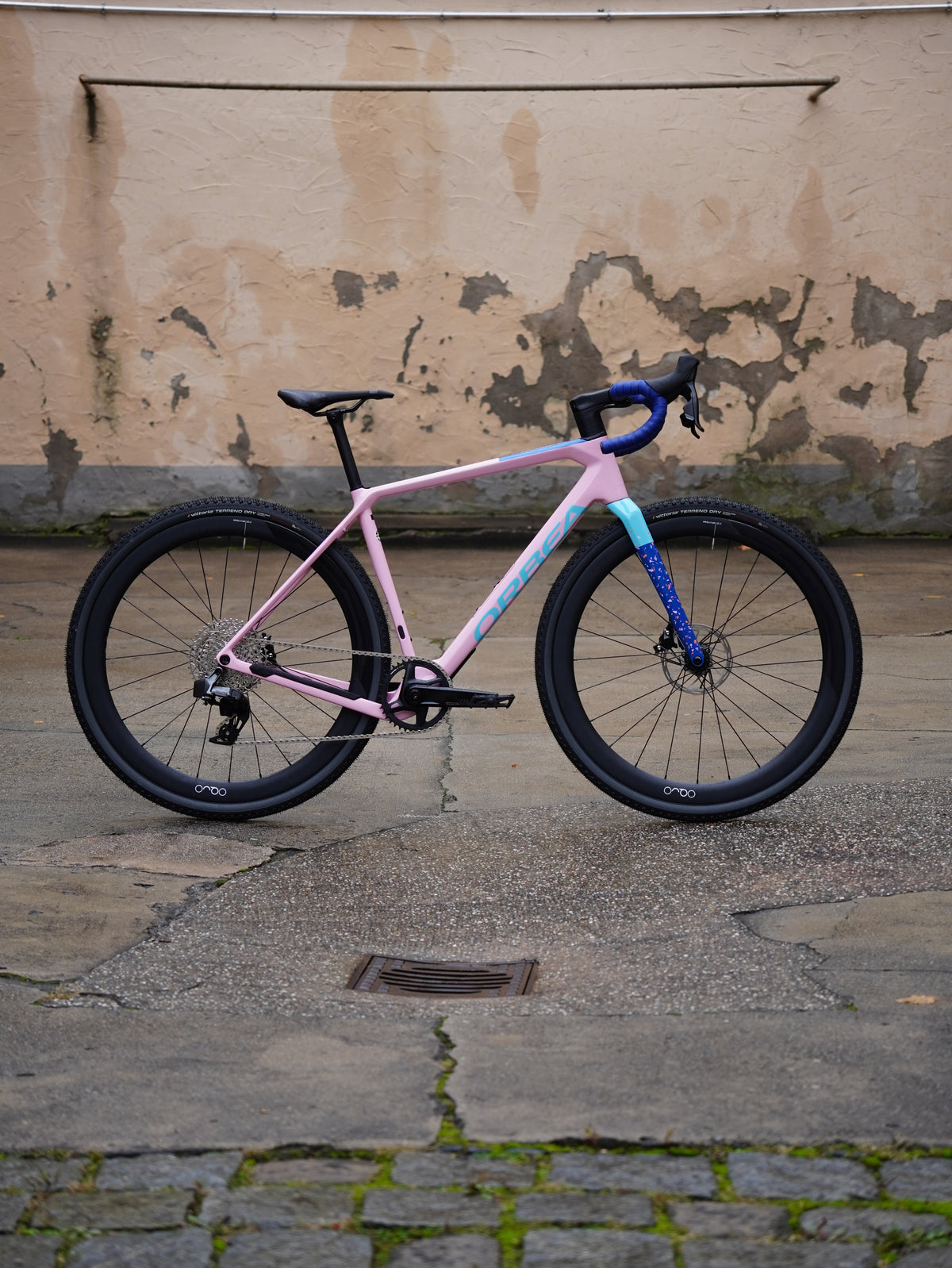 Orbea TERRA M31eTEAM 1x Carbon, MyO Pink/Blue/White - Medium