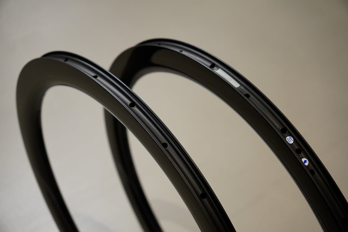 SMParts. Force 50, T700 Clincher Carbon Felge, 700c 28", TLR - UD Gloss