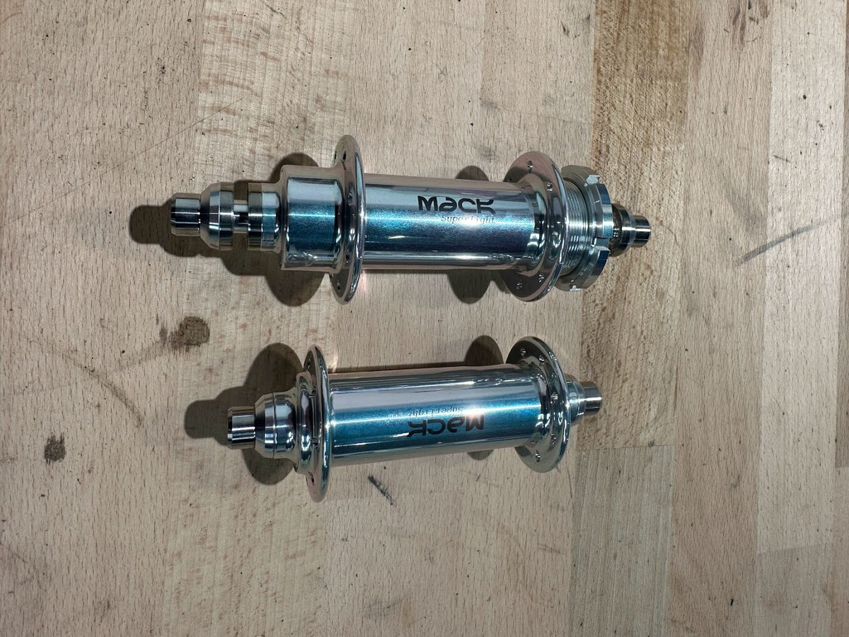 MACK HUBS Superlight Track Naben-Set Low Flange -geschlitzt- 16 Loch Silber Fixed-only