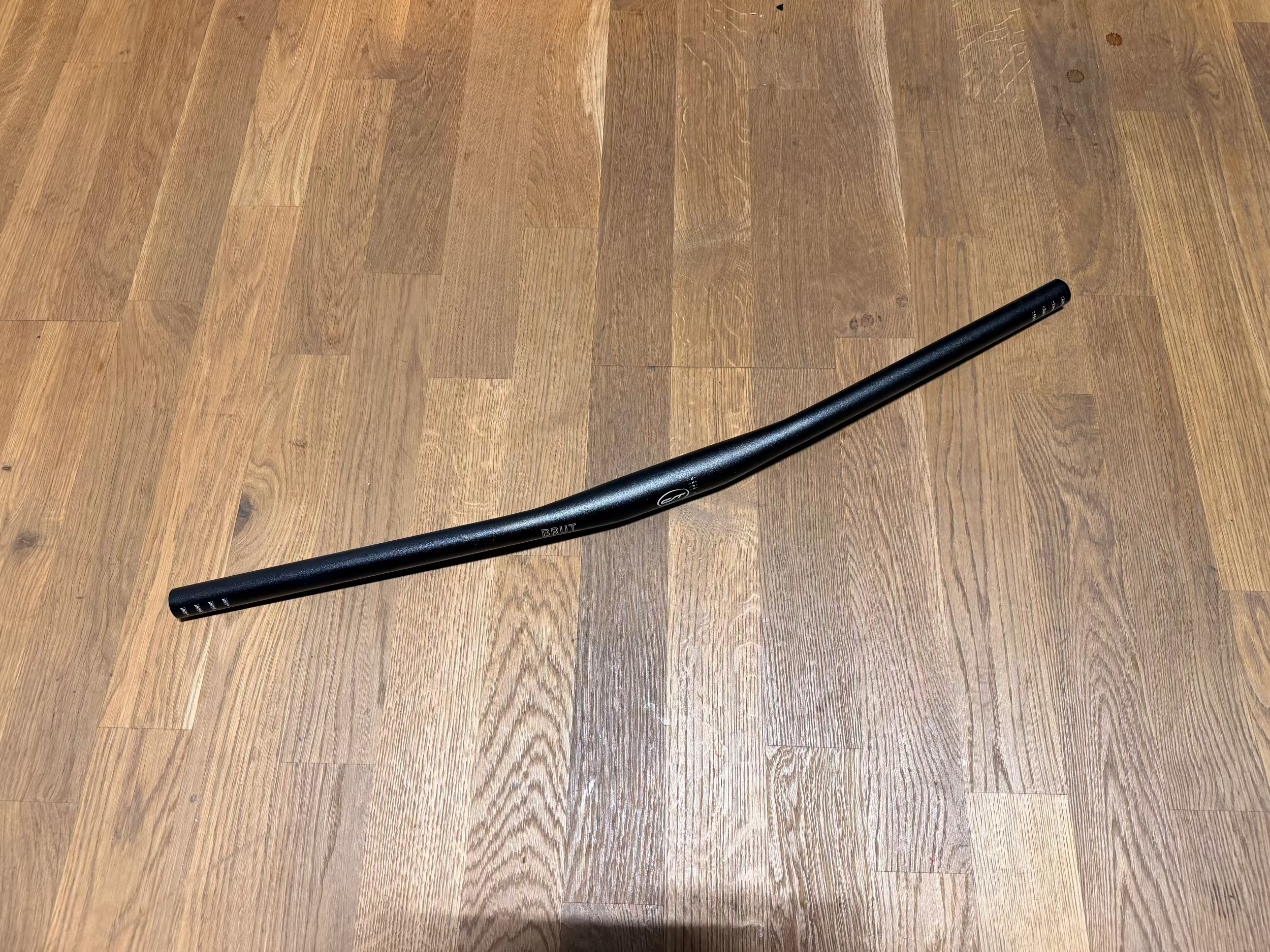 Contec Brut Flat Bar 31.8mm Schwarz 720mm - Schwarz