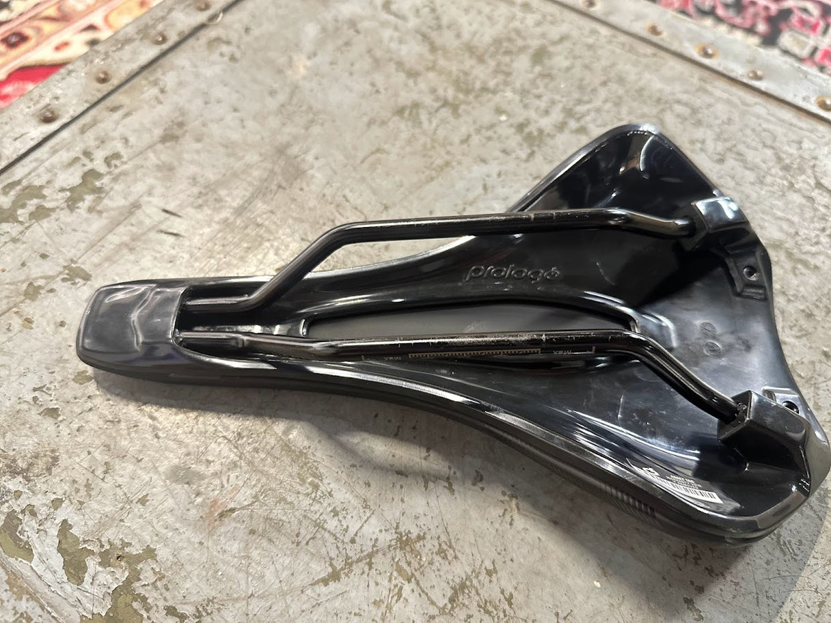 Prologo Akero AGX saddle, black rails