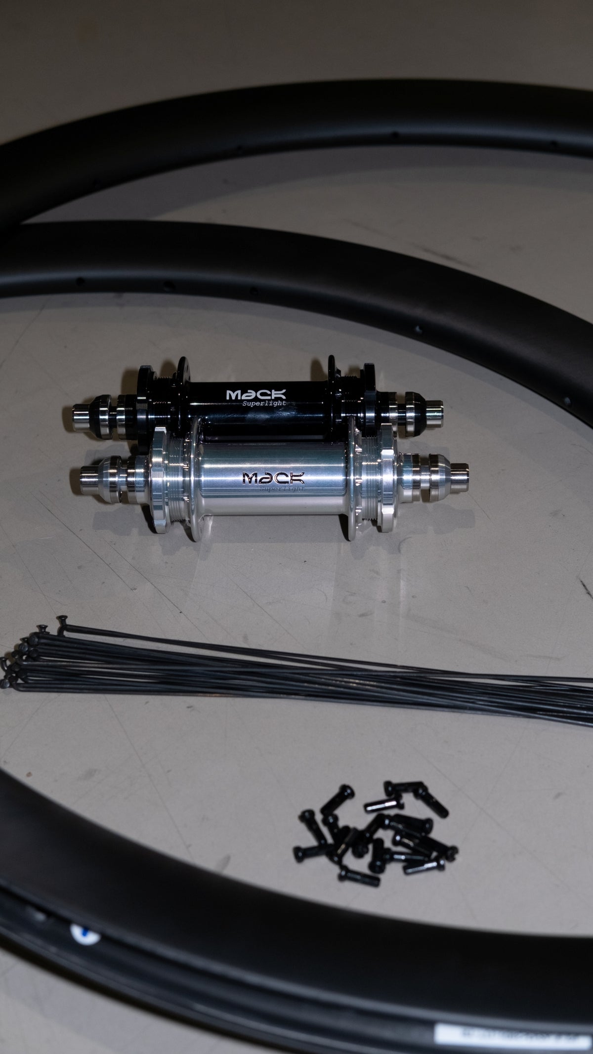 SMParts. Force 43 TLR UD Matt x MACK HUBS Superlight Track 20/20 Loch Laufradsatz
