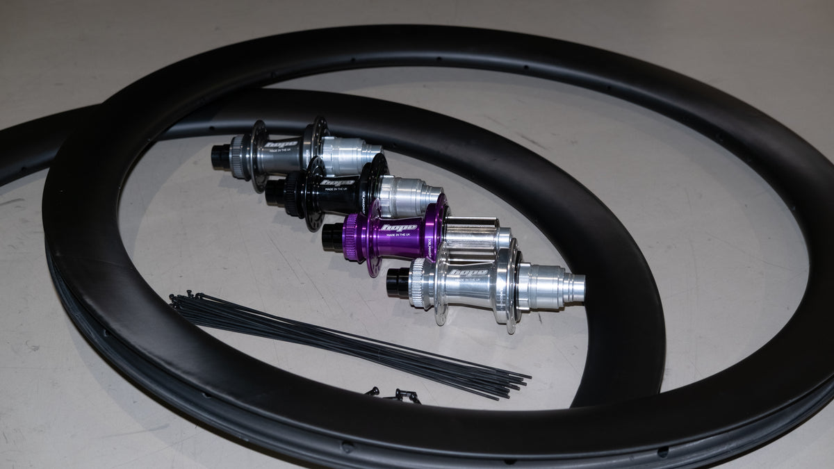 SMParts. Force 50 TLR UD Matt x HOPE RS4 Road 24/24 Loch Laufradsatz