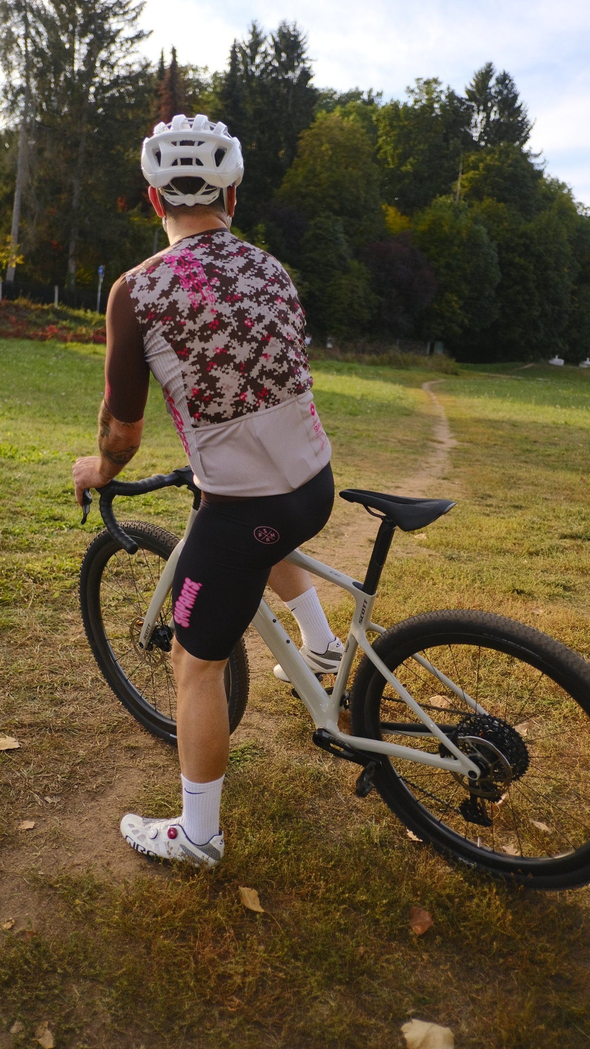 SMParts. Aero Race 1 BIB - Black/Pink - Bubbles