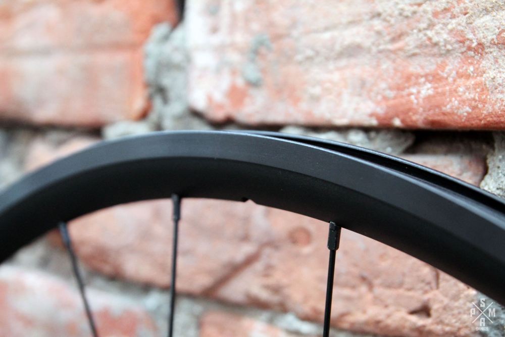 H+Son Archetype x Halo Track Hinterrad Schwarz 24 Loch